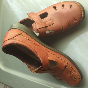 SAS roamers size 8 chestnut